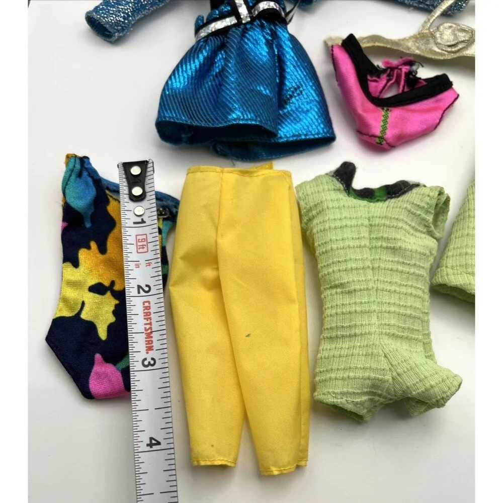 VINTAGE BARBIE SKIPPER MIXED LOT of Variety of Clothing  See Pics